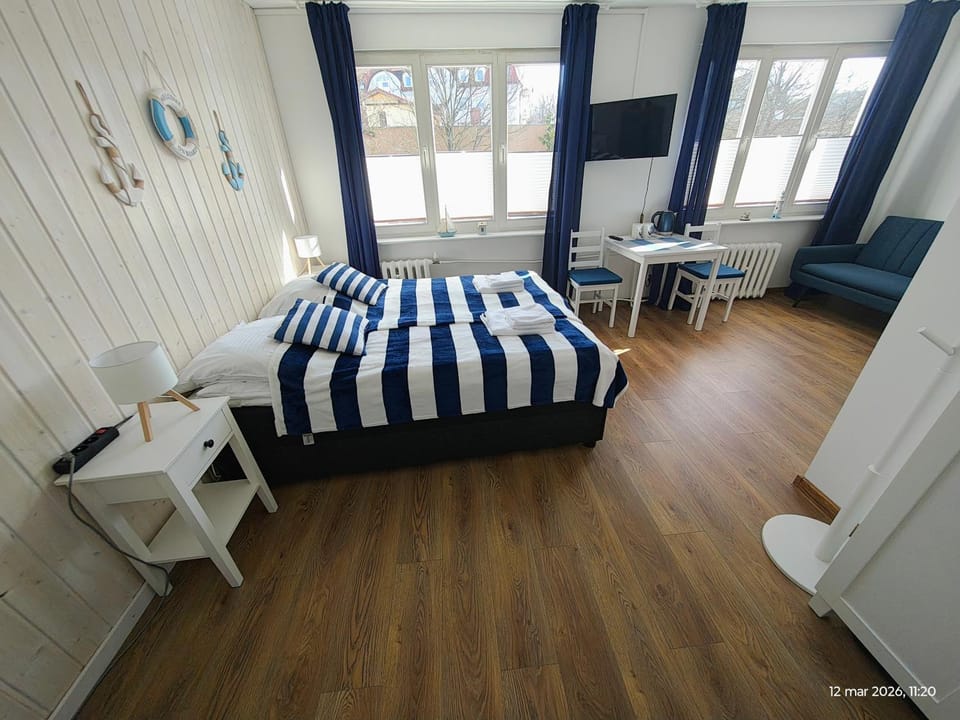 Gryfhaus - Pokój Bosmański, kameralny, 22 m2, parking, Wi-Fi, blisko morza, wysoka ocena 9,9 Apartment in Miedzyzdroje