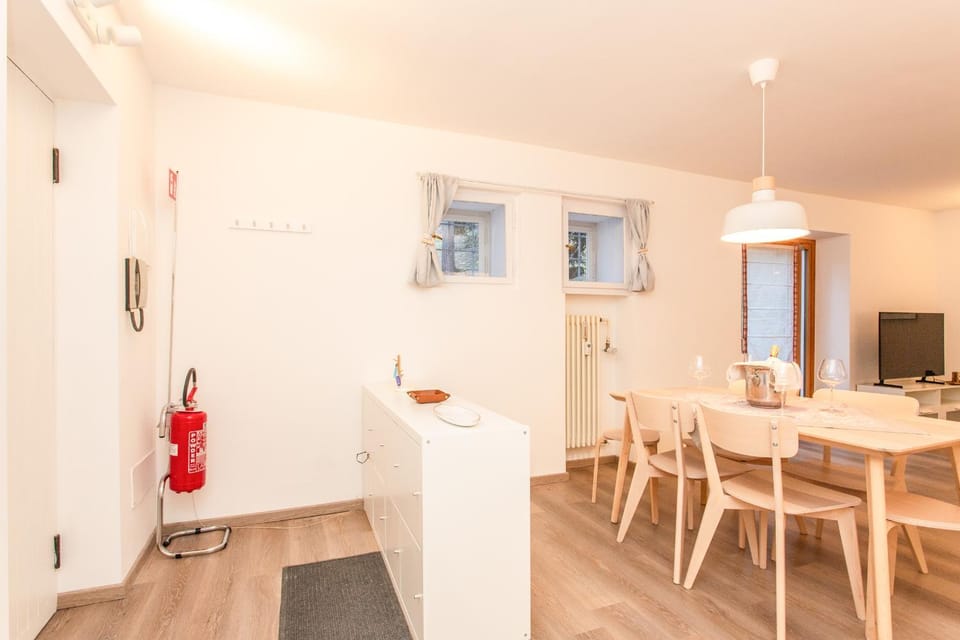 Facade/entrance, Living room, Photo of the whole room, Seating area, Dining area, Lunch