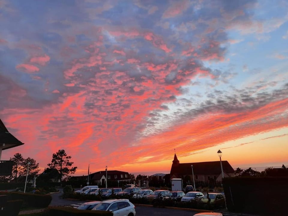 Sunset, Parking