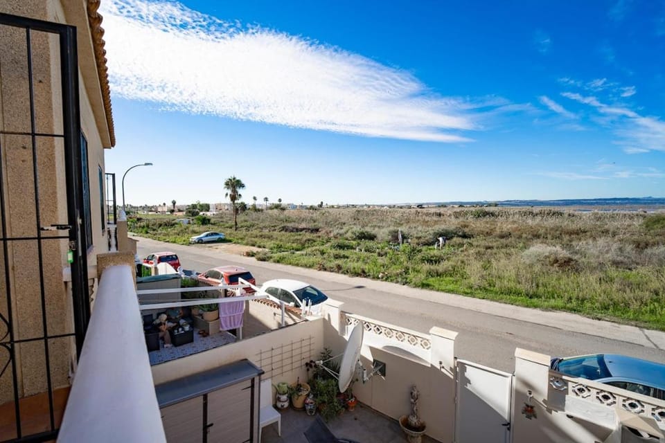 Spacious 3-Bed Apartment with Stunning Lake Views Apartment in Torrevieja