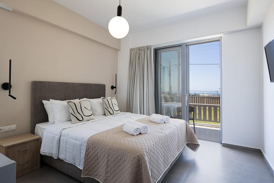 Bed, TV and multimedia, Balcony/Terrace, Photo of the whole room, Bedroom, towels