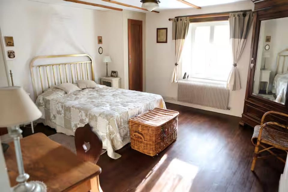 Living room, Bedroom