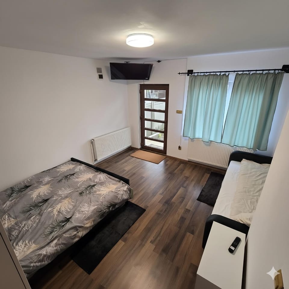 TV and multimedia, Photo of the whole room