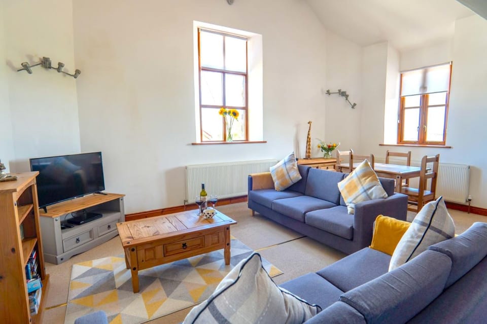 Communal lounge/ TV room, Living room