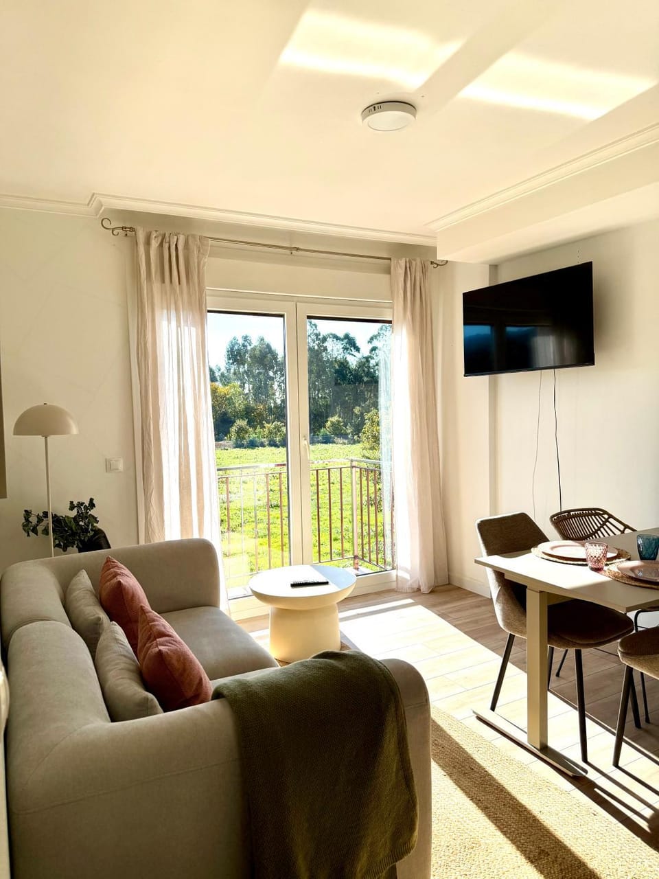Communal lounge/ TV room, TV and multimedia, Living room, Seating area