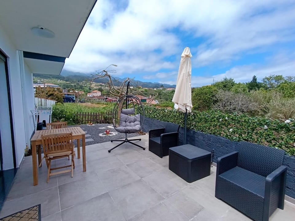 Patio, Natural landscape, Garden, View (from property/room), Balcony/Terrace, Garden view, Mountain view