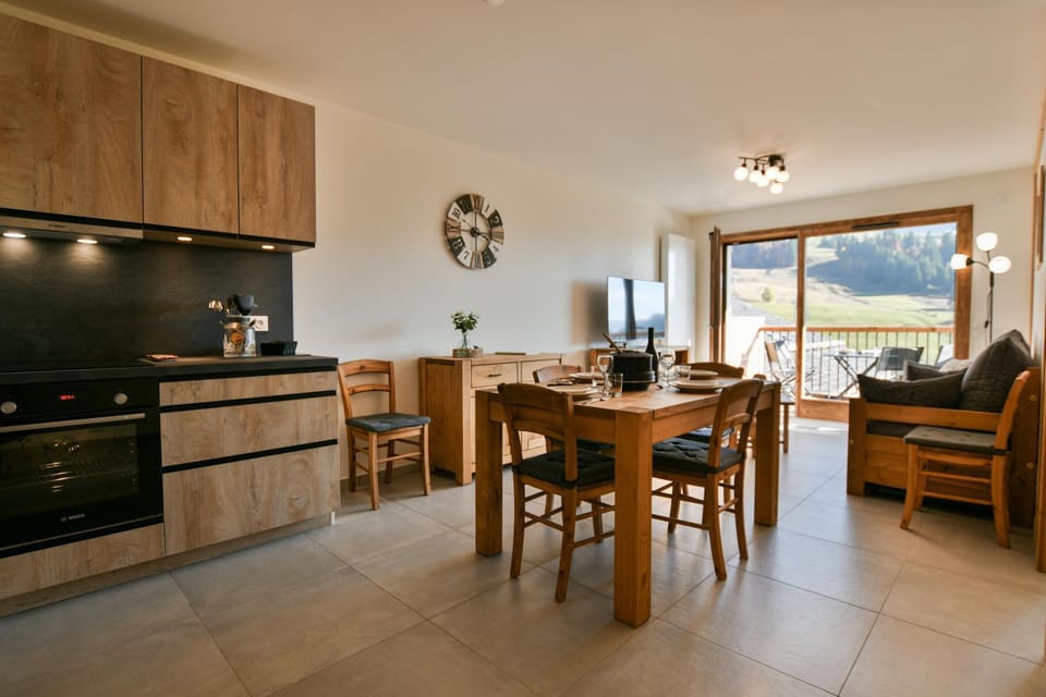 Kitchen or kitchenette, Living room, Dining area