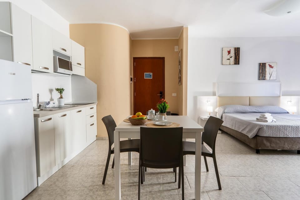 Photo of the whole room, pet friendly