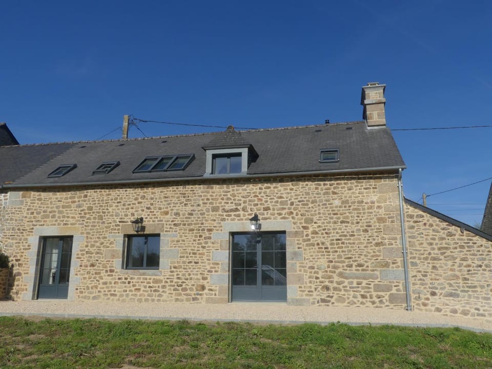 Property building, Patio, Garden