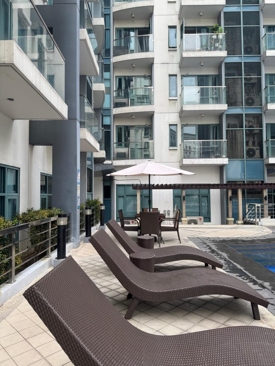 Kai cabins WALKING DISTANCE NAIA 3 AIRPORT NEWPORT CITY Cabin in Pasay