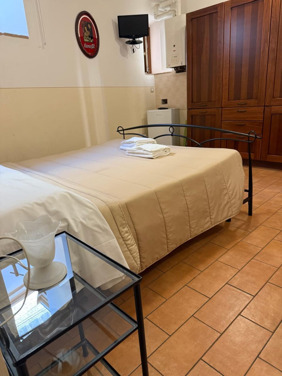 Bed, Photo of the whole room, Bedroom, wardrobe