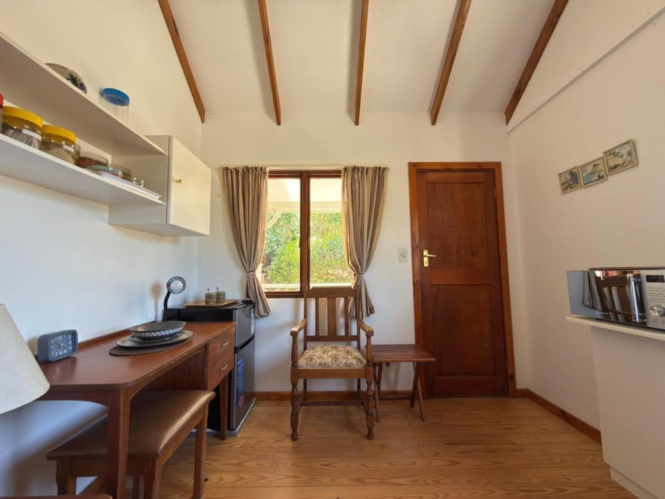 Seating area, Bedroom