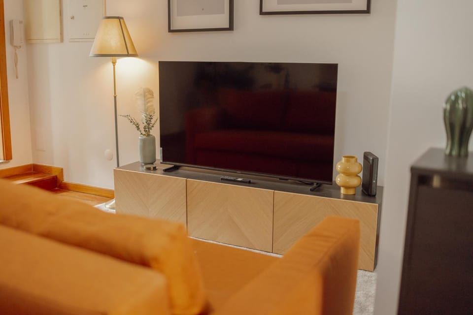 Communal lounge/ TV room, Living room