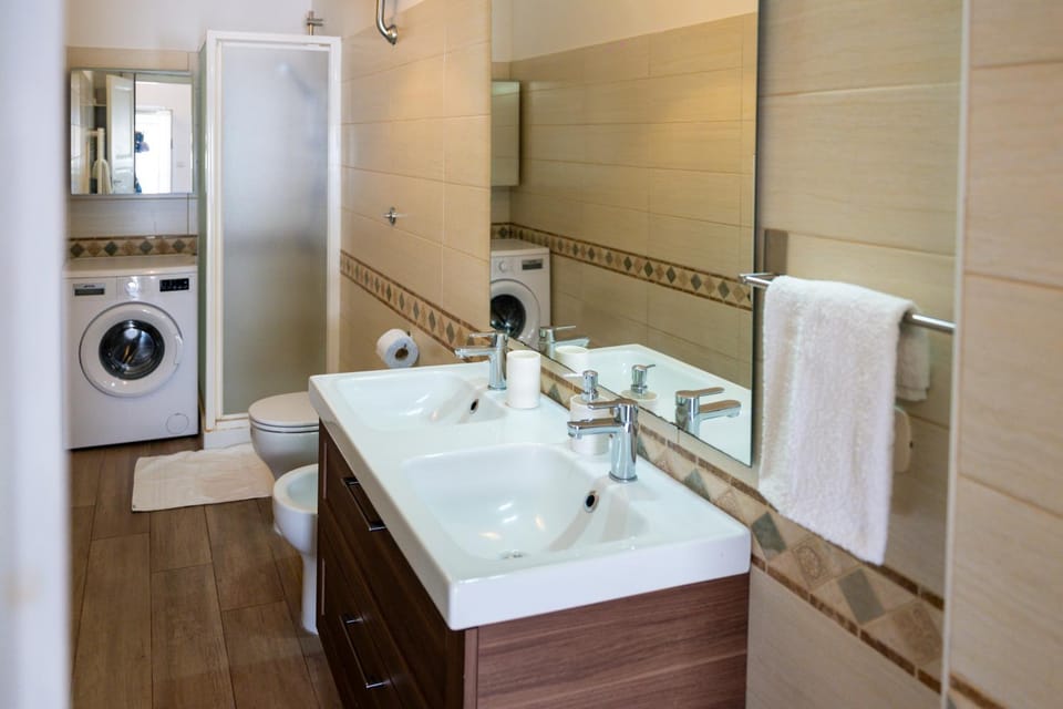 Shower, Bathroom, washing machine