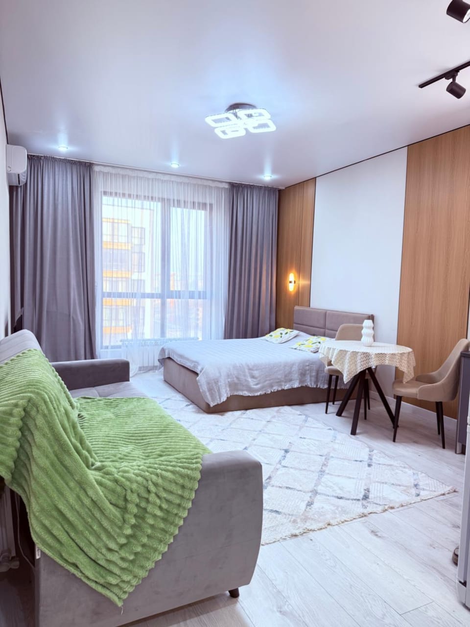 1 Room Apartment in Four Seasons Apartment in Almaty