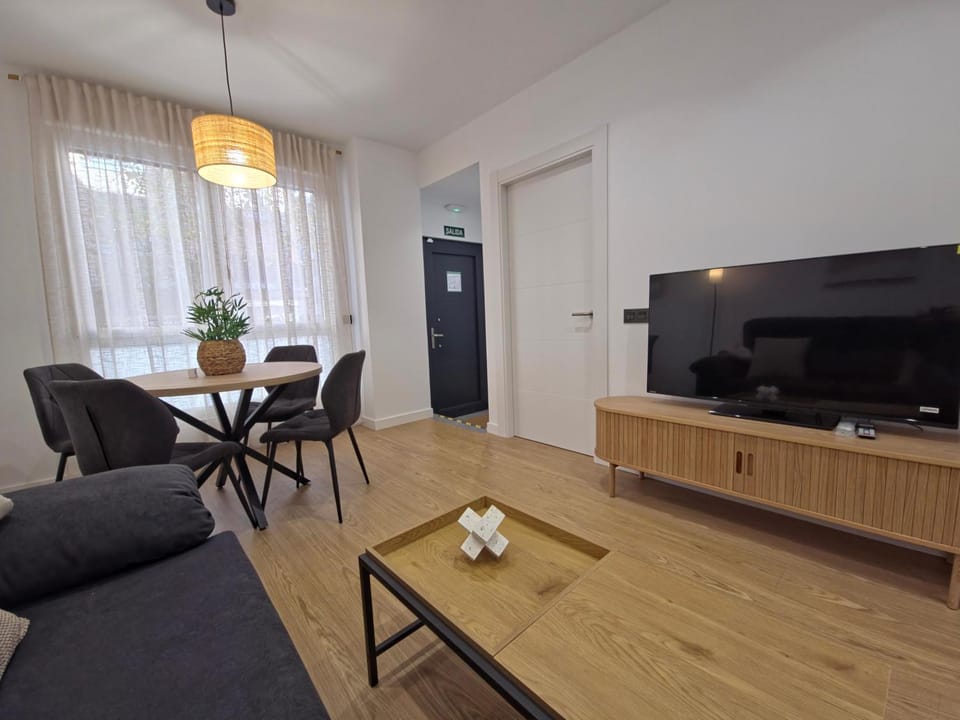 TV and multimedia, Living room, Dining area