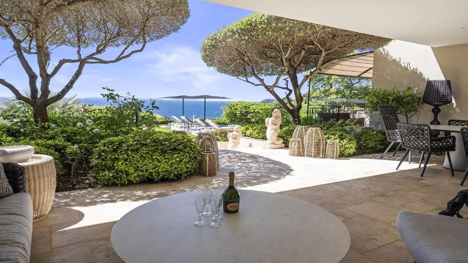 View (from property/room), Seating area, Sea view