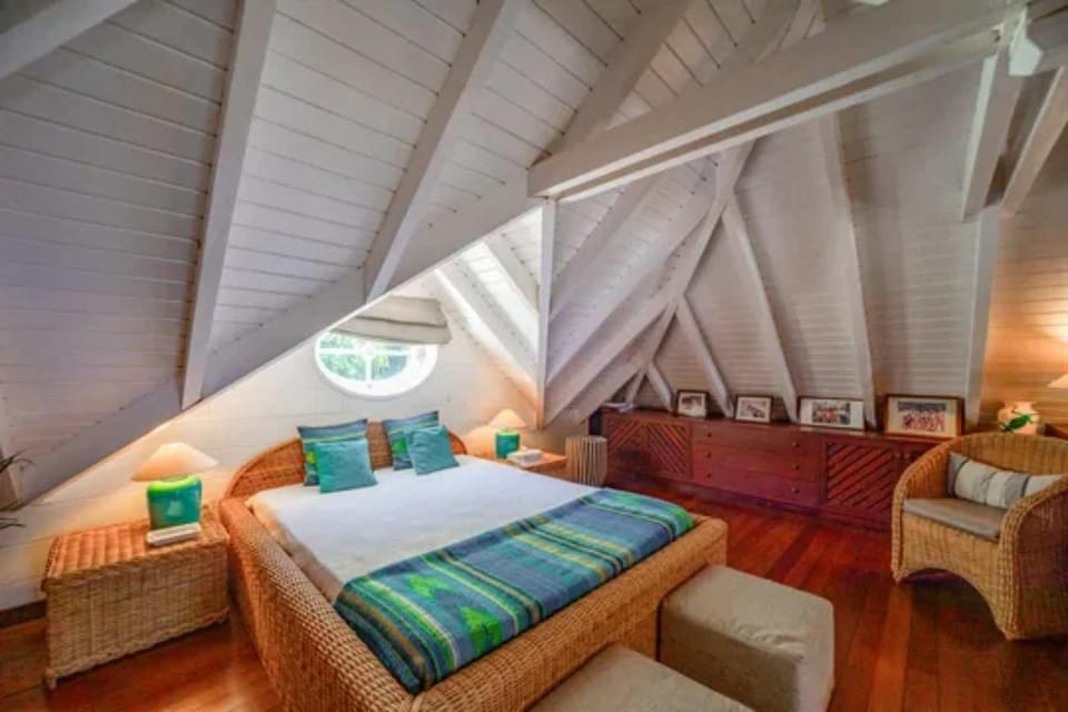 Hilltop Paradise With Breezy Hammock Lounge Villa in Saint Barthélemy