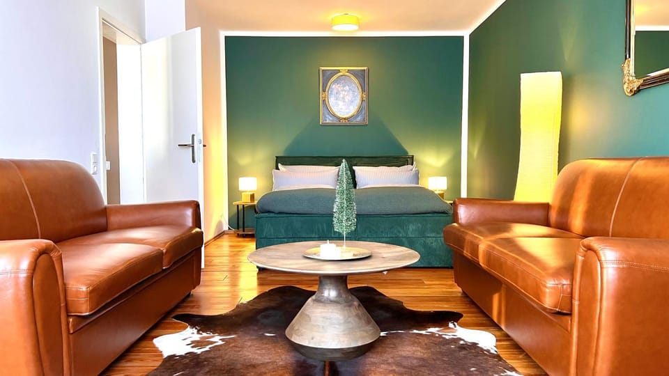 Bed, Living room, Photo of the whole room, Seating area, Bedroom