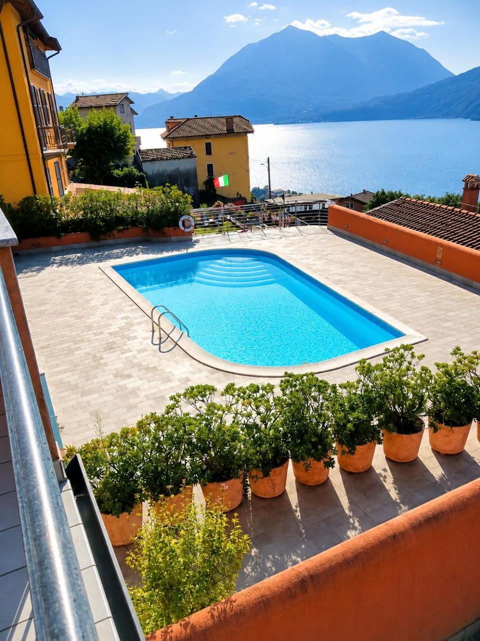 Lake view, Swimming pool