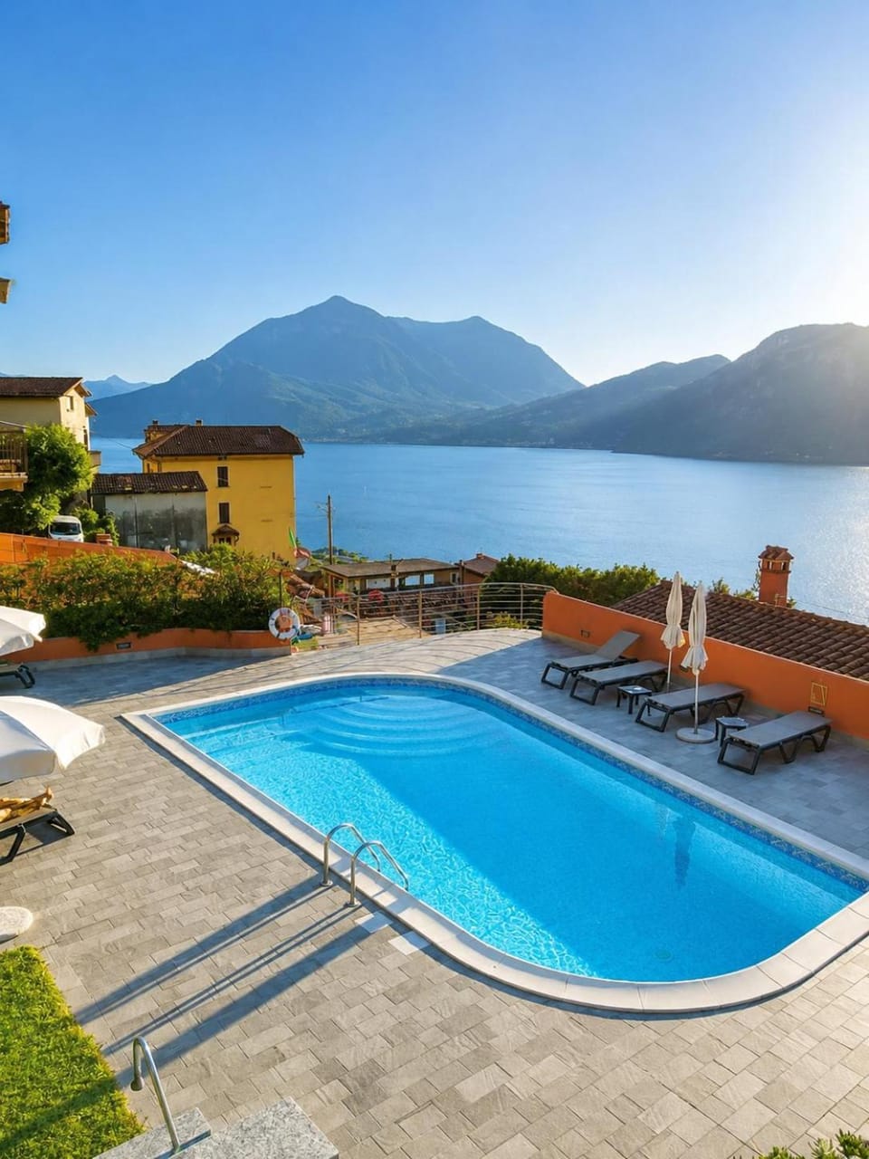 Lake view, Swimming pool