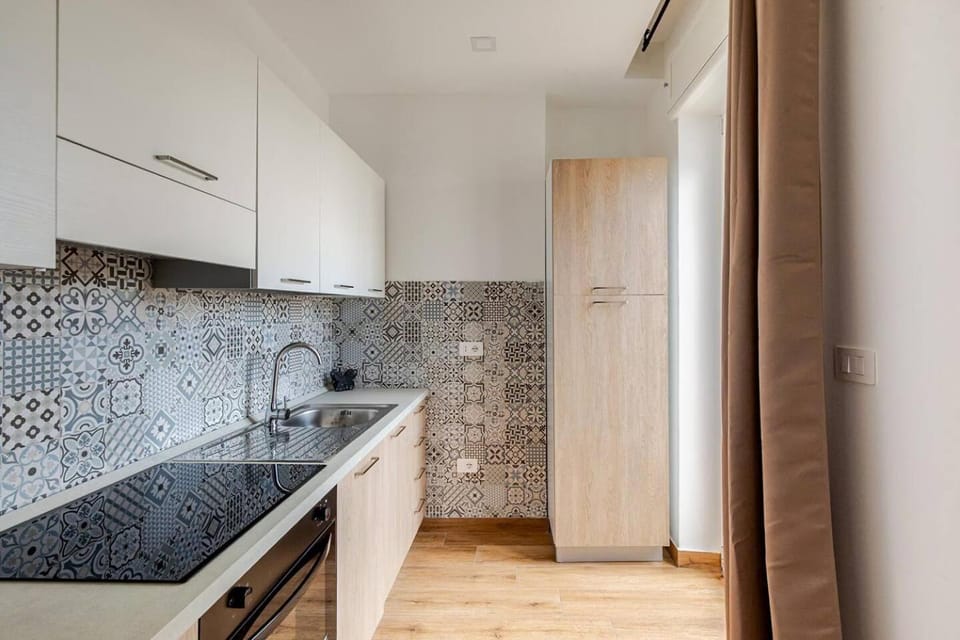 Kitchen or kitchenette, kitchen