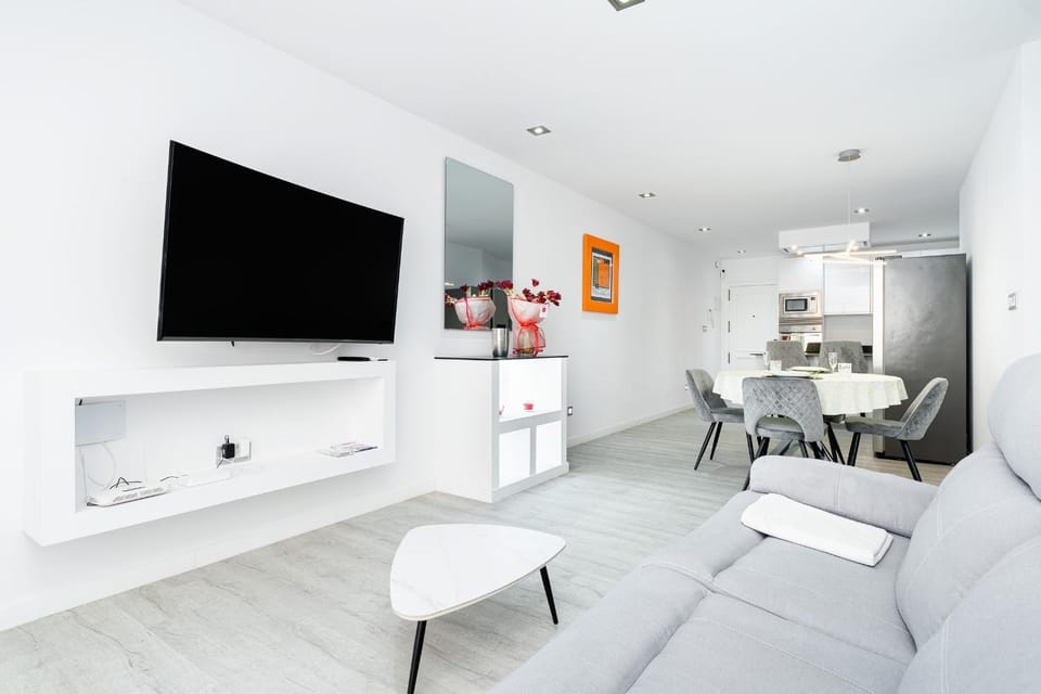 Communal lounge/ TV room, Living room
