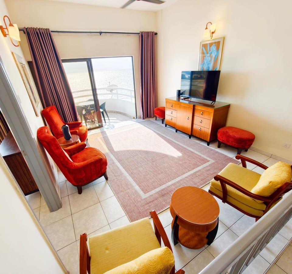 Communal lounge/ TV room, TV and multimedia, Living room, Seating area