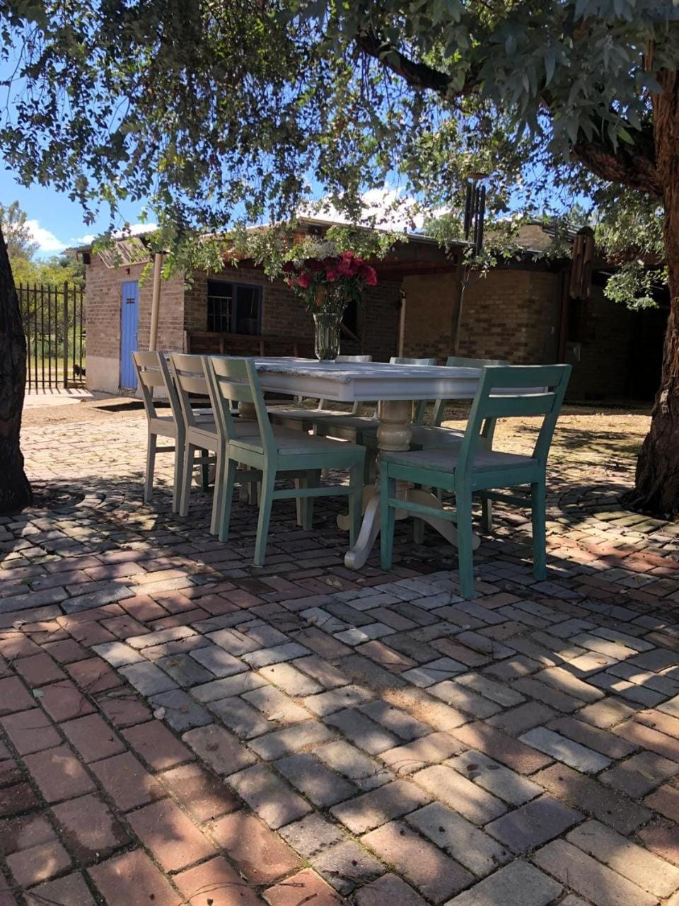 Garden, Dining area
