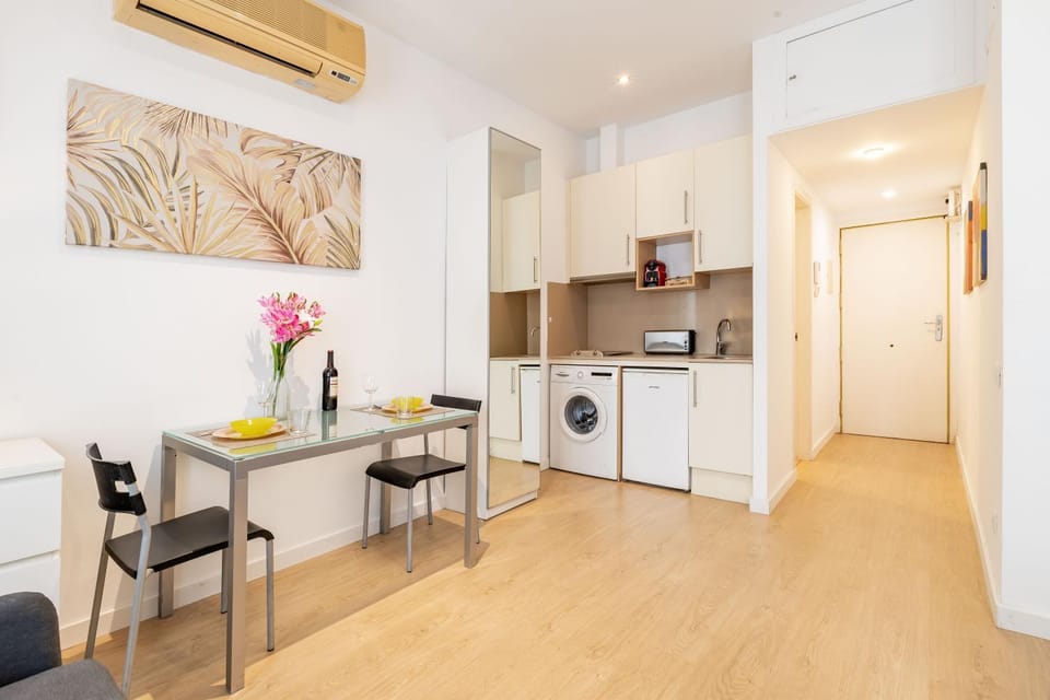 Studio Premium en Sants a 15' Bcn Centro y Fira Bcn Apartment in L'Hospitalet de Llobregat