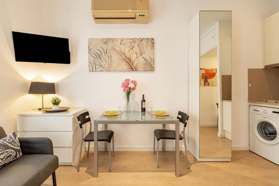 Studio Premium en Sants a 15' Bcn Centro y Fira Bcn Apartment in L'Hospitalet de Llobregat