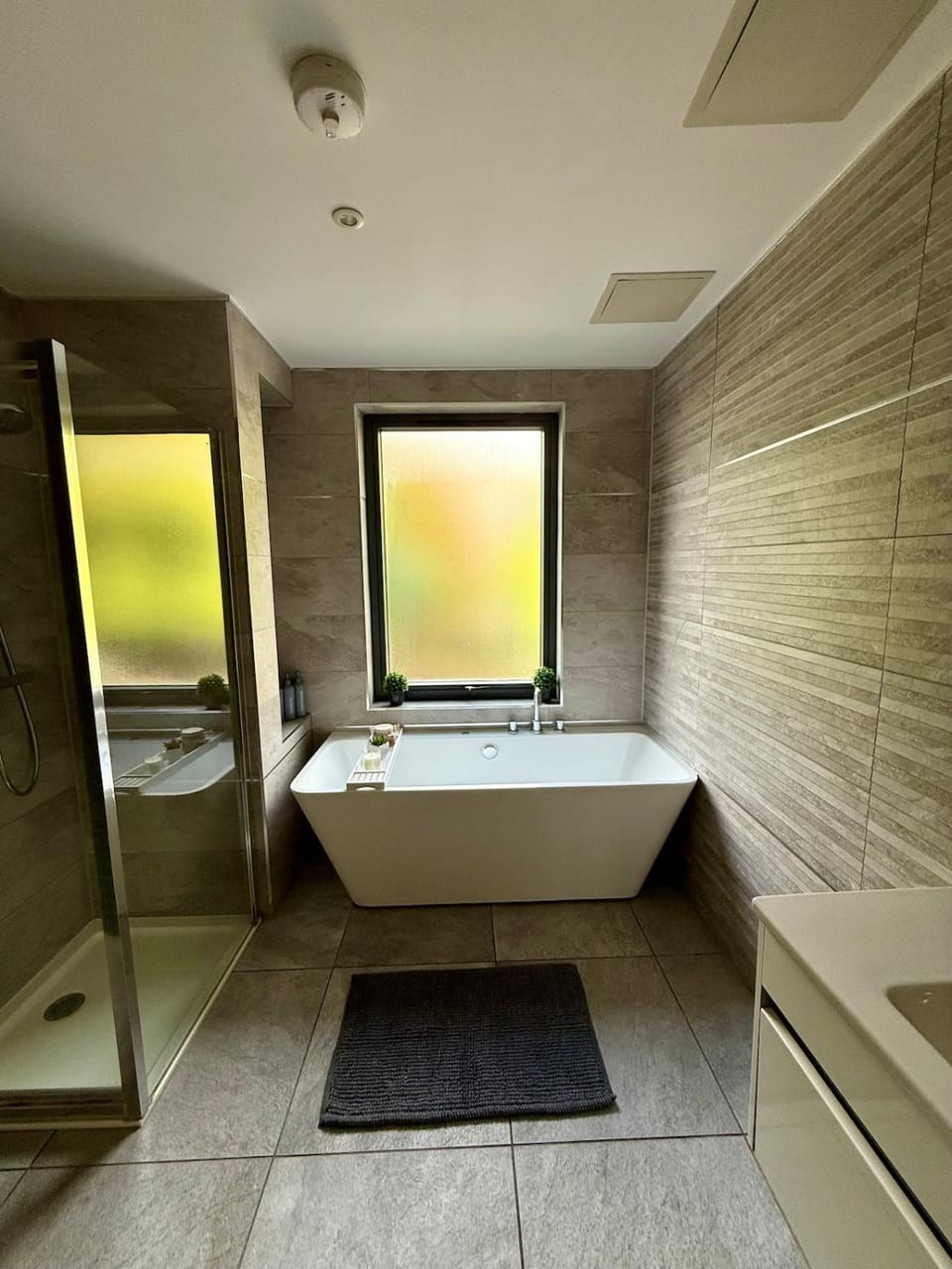 Prime London Stay Chic, Cosy & Sleeps 5 Apartment in Brentford