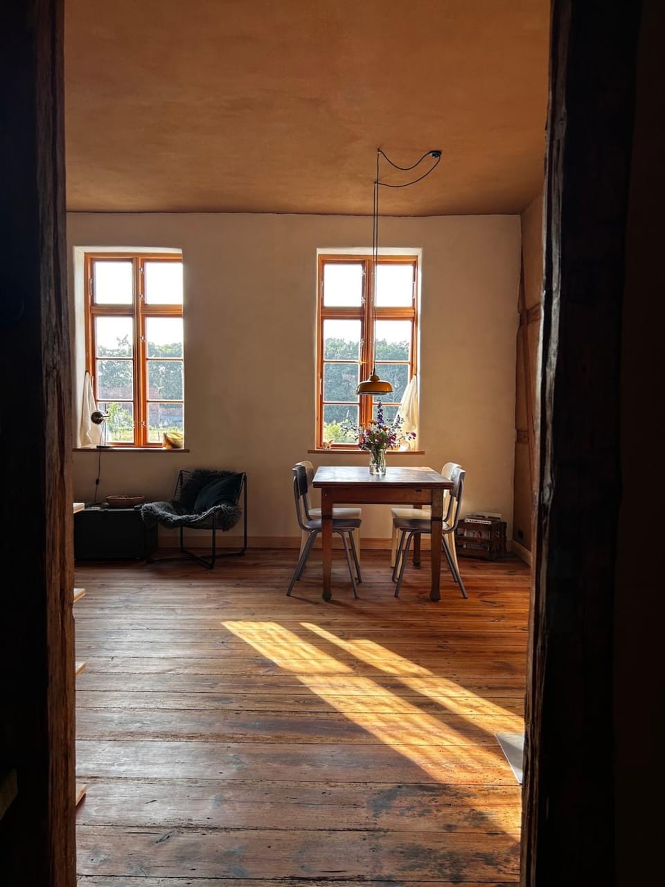 Living room, Seating area, Dining area