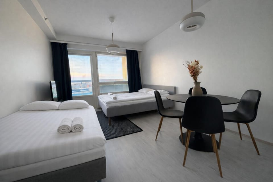Bed, Photo of the whole room, towels
