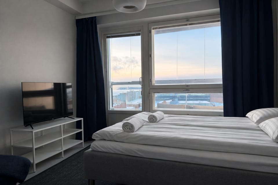 Bed, TV and multimedia, View (from property/room)