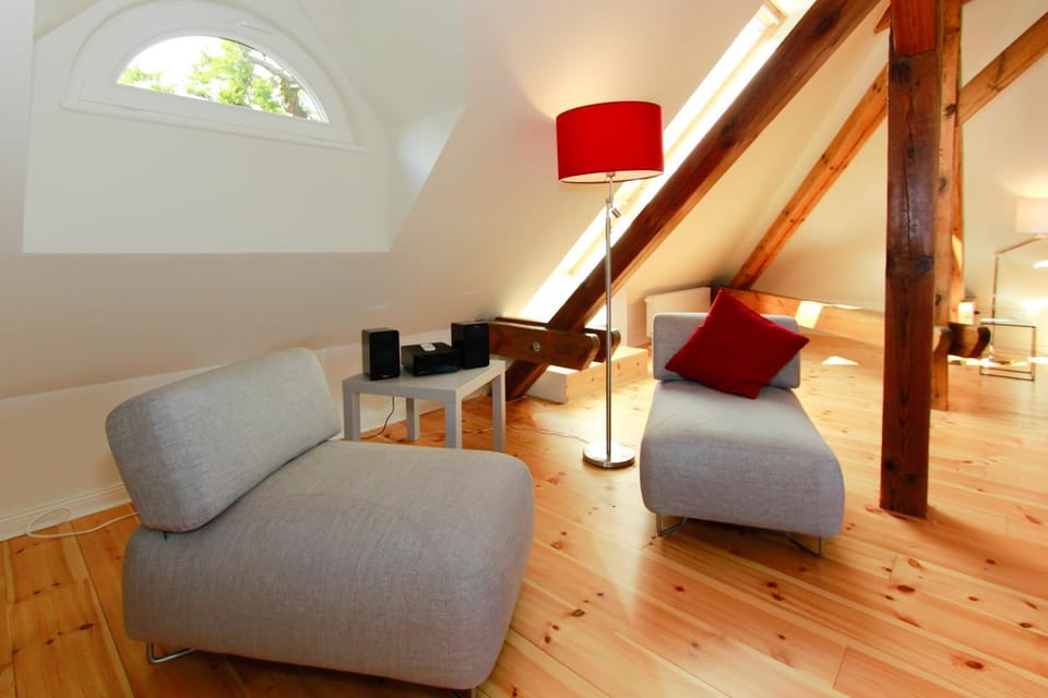 Day, Summer, Photo of the whole room, Decorative detail, Seating area, On site, Area and facilities