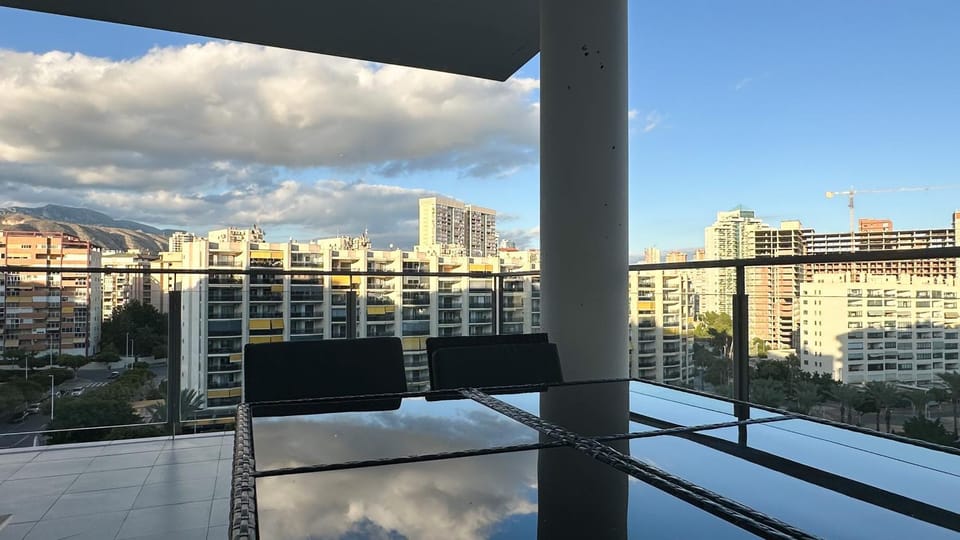 View (from property/room), Balcony/Terrace, City view