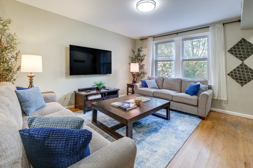 Parking, Steps to Metro! DC Gem 3 Mi to Nat’l Mall House in District of Columbia