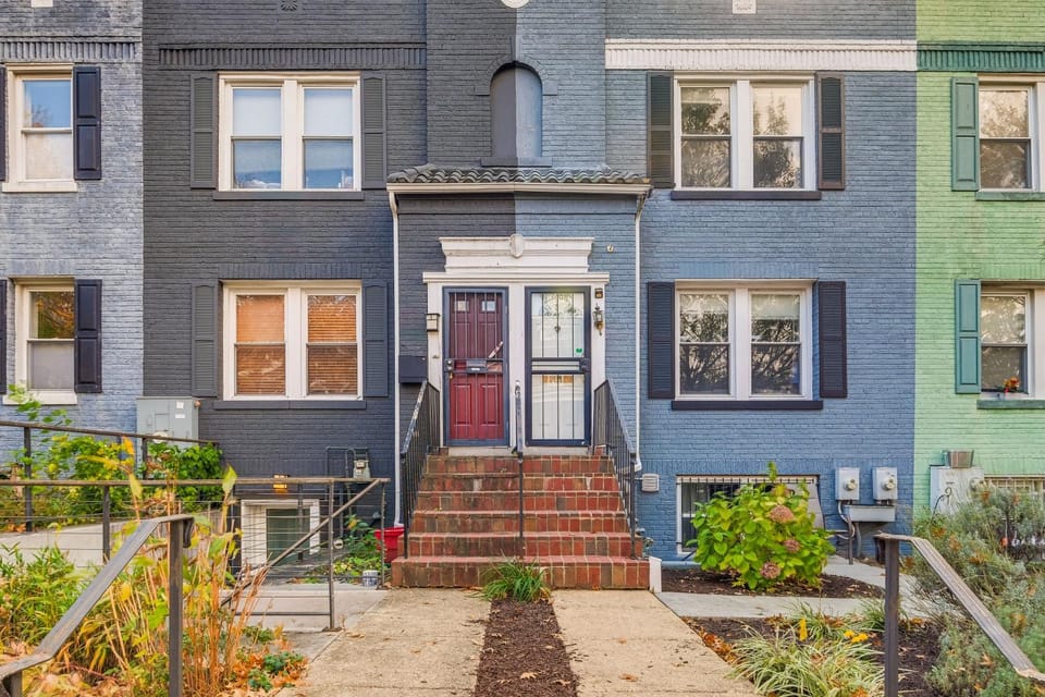 Parking, Steps to Metro! DC Gem 3 Mi to Nat’l Mall House in District of Columbia