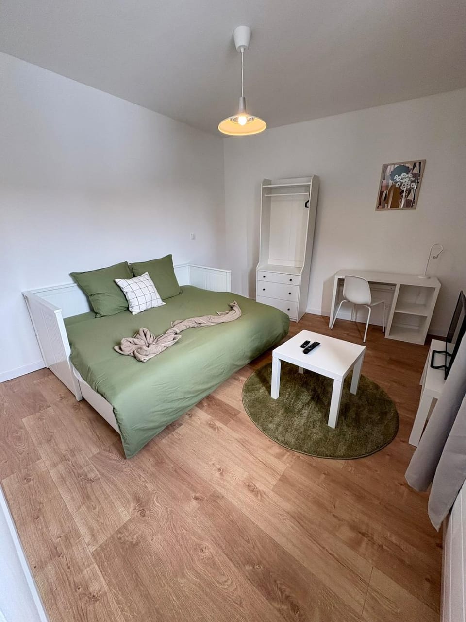 Bed, Living room, Seating area