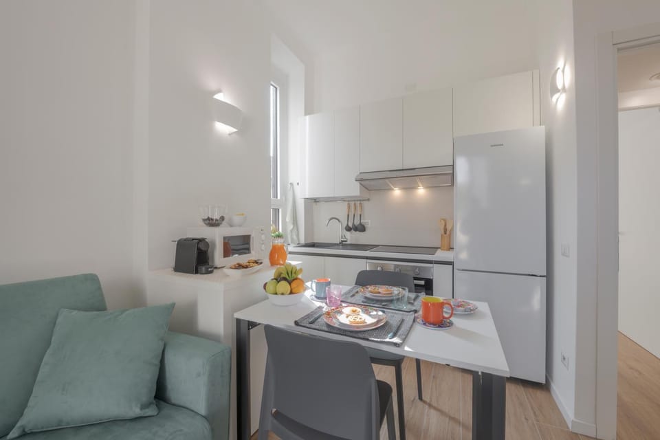 Kitchen or kitchenette, Dining area, dishwasher, oven, stove