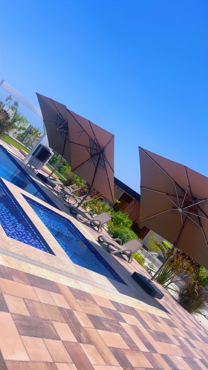 Day, Pool view, Swimming pool, sunbed