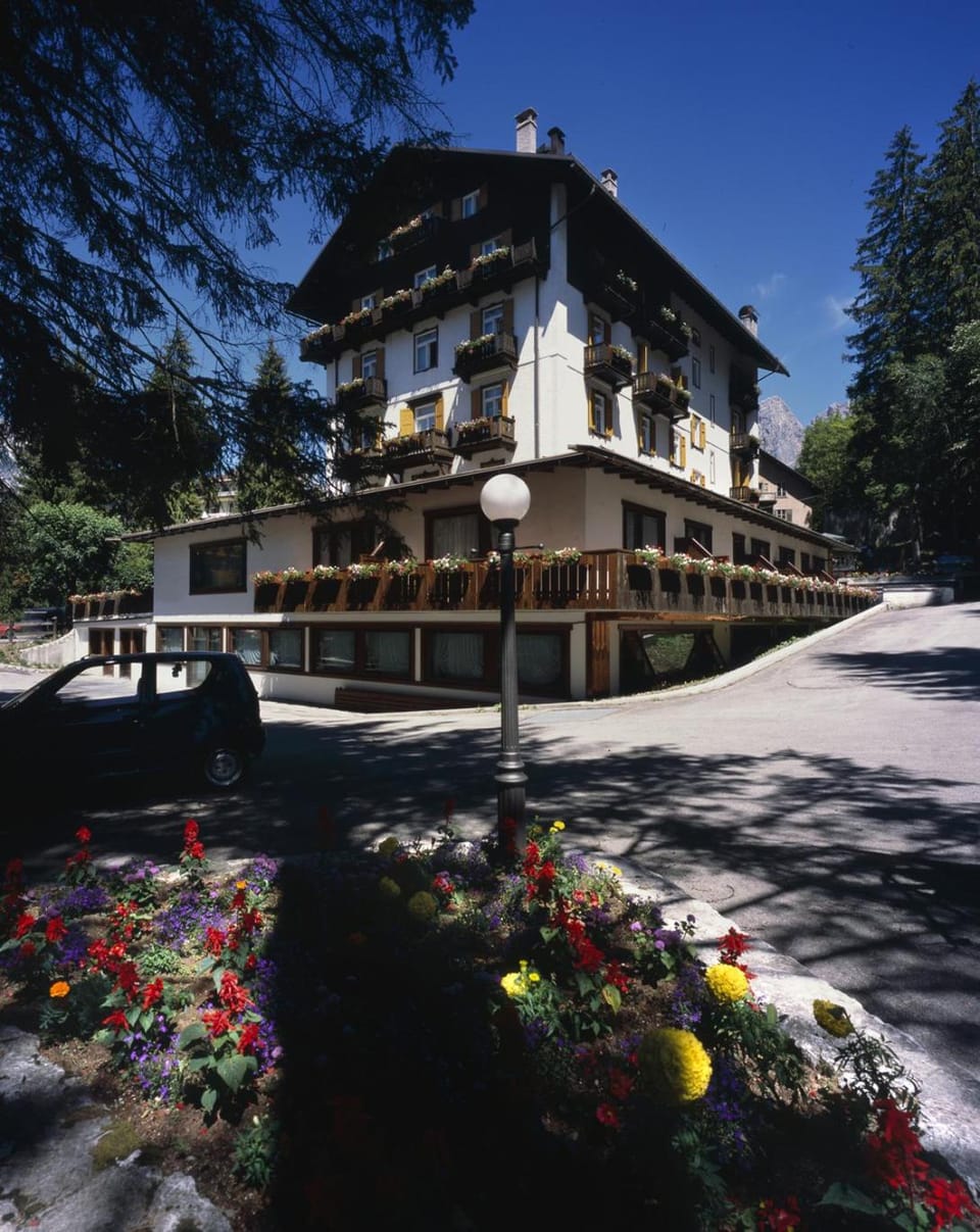 Facade/entrance, Summer