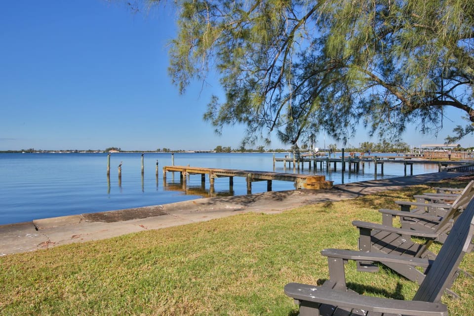 Docktail Hour - By SkyRun Anna Maria House in Bradenton
