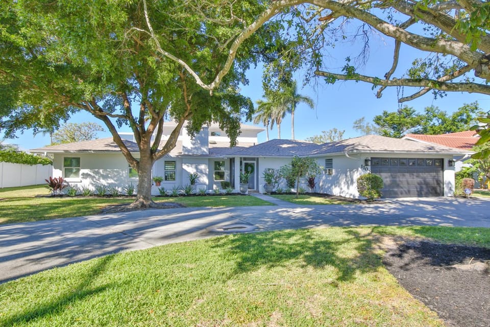 Docktail Hour - By SkyRun Anna Maria House in Bradenton