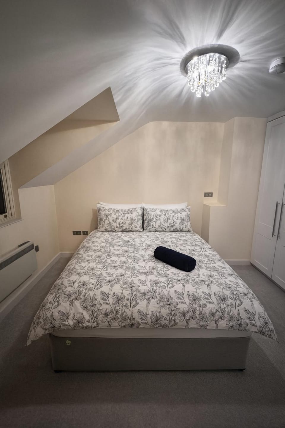 Bed, Photo of the whole room, Bedroom, wardrobe