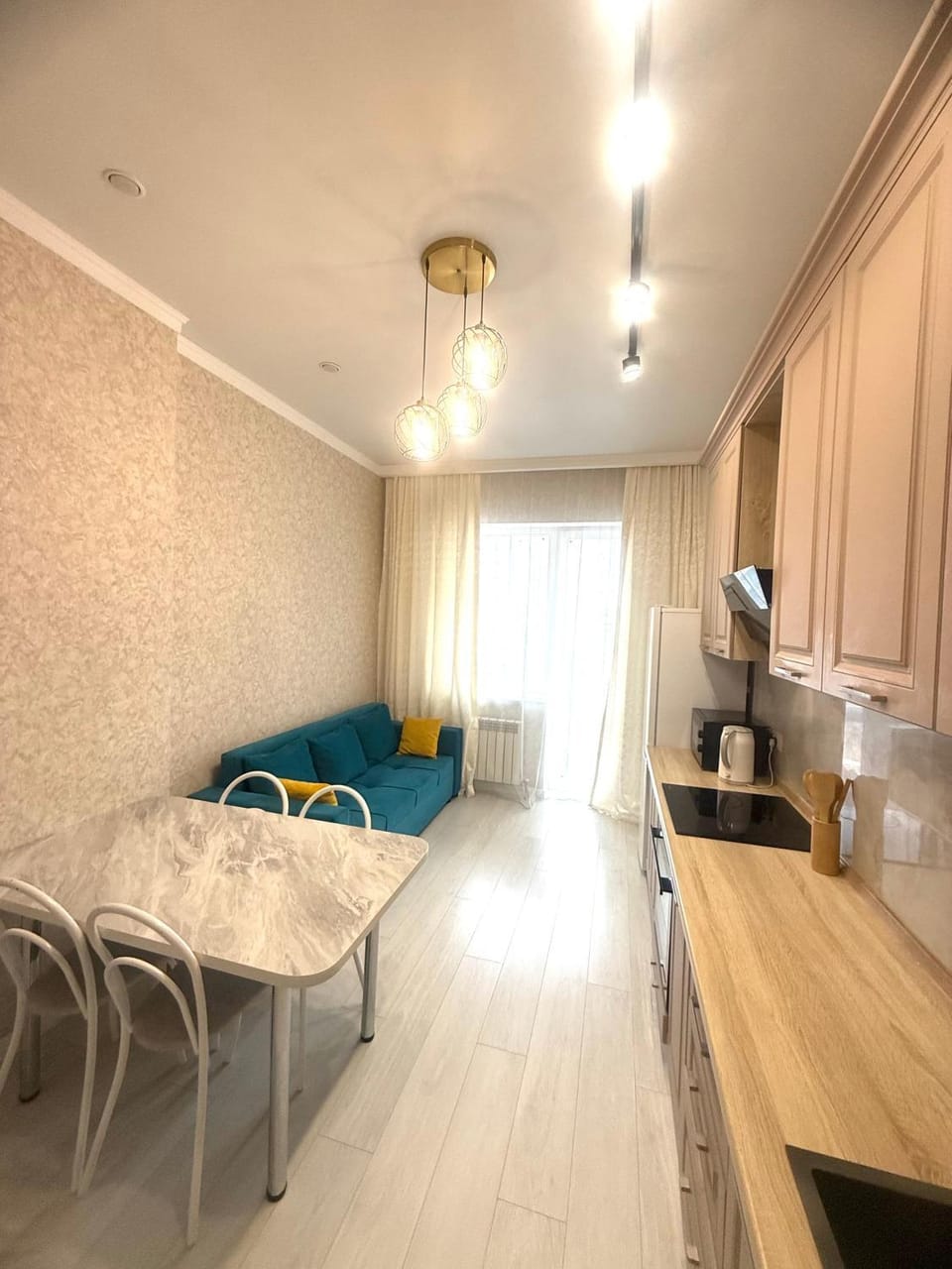 Seating area, Dining area