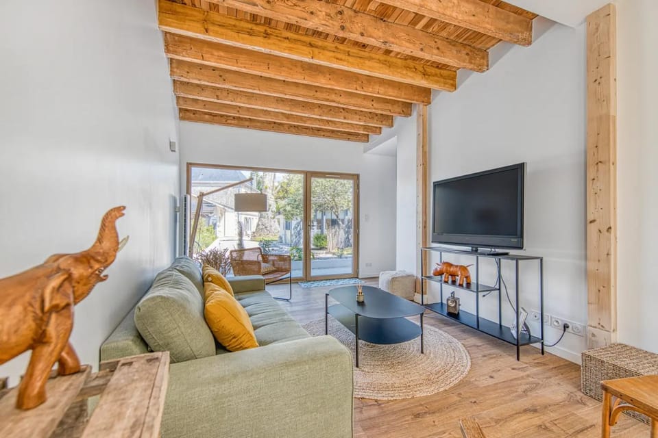 Living room, Garden view