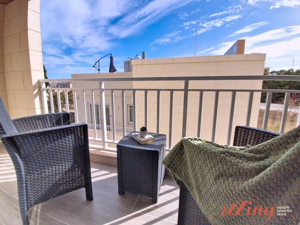 View (from property/room), Balcony/Terrace, Seating area