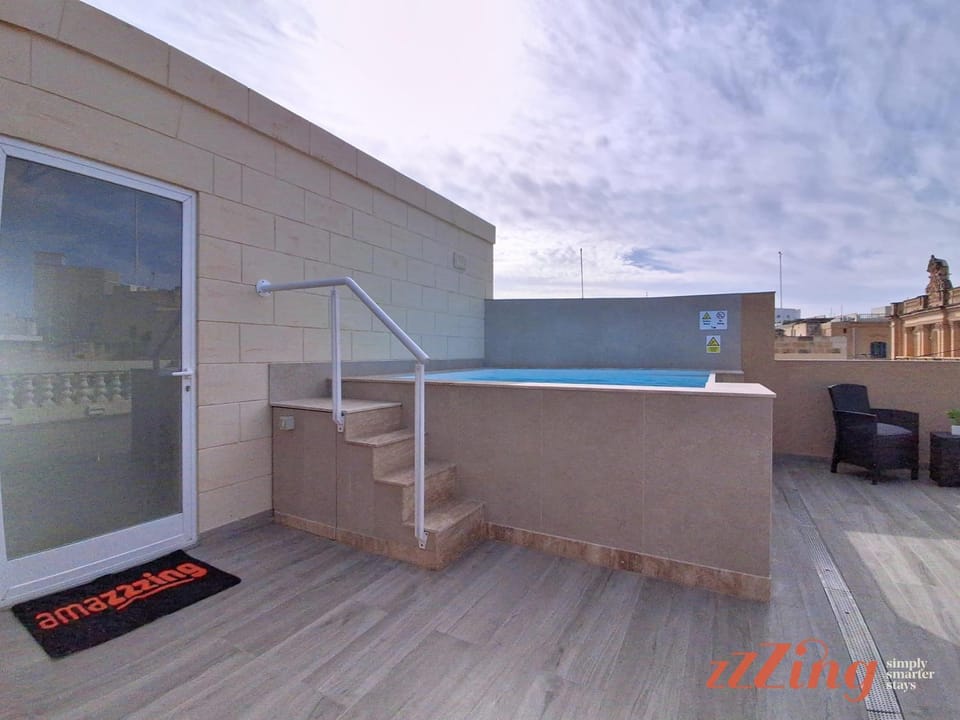 Balcony/Terrace, Balcony/Terrace, Swimming pool